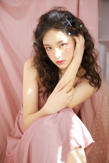 女生喊疼男生越往里寨游戏